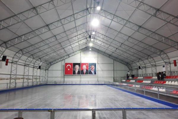 mamak-belediyesi-buz-pateni-pisti